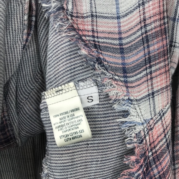 Cloth & Stone Plaid Pink Shirt Raw Hem - Picture 6 of 8